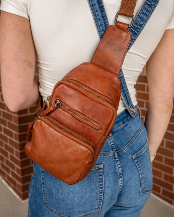 MARTINA SLINGBAG COGNAC